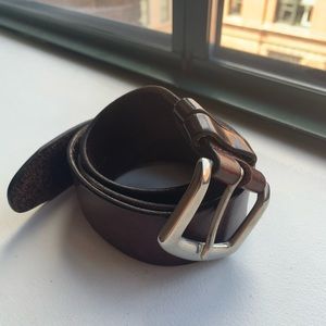 Men’s GAP leather belt. 33” smallest hole.